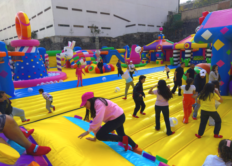 ¡El parque de diversiones inflable más grande del planeta ahora en CDMX!